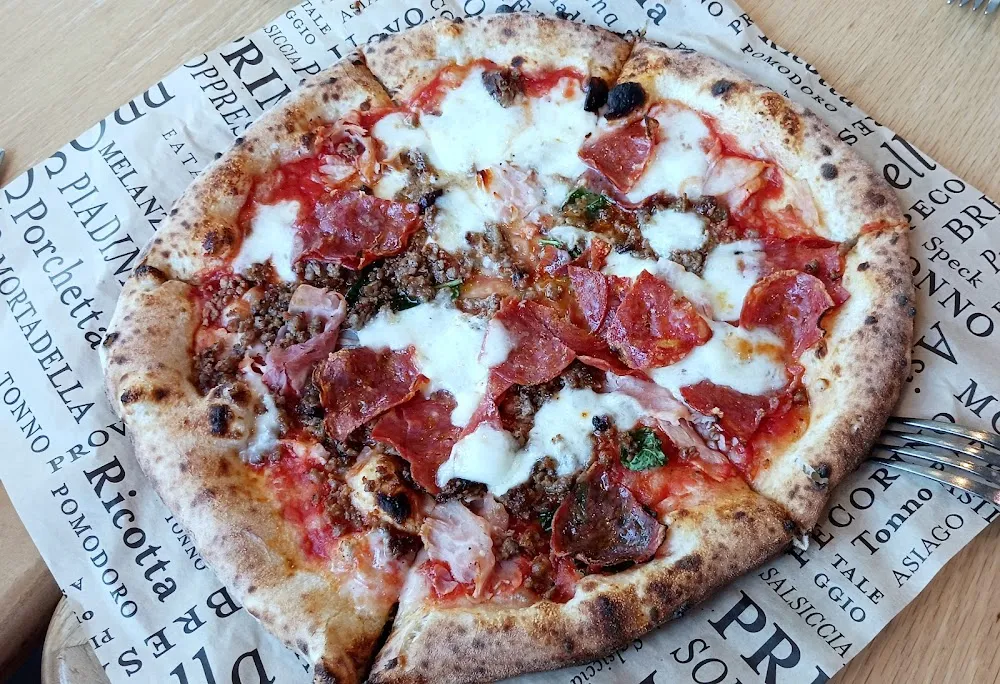 Pizza Salumiere
